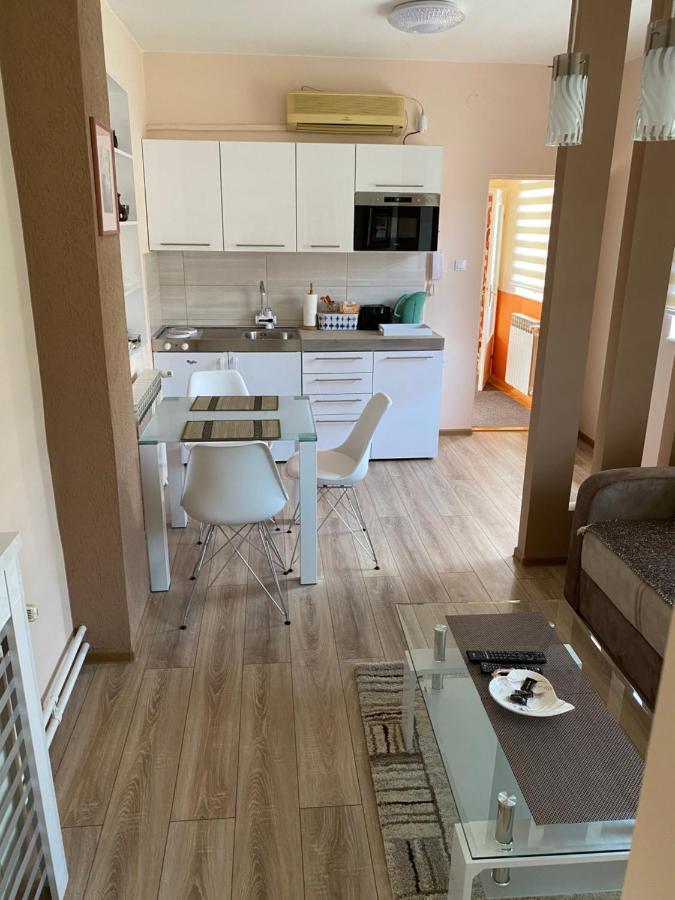 Apartmani Rajin Вършац Екстериор снимка